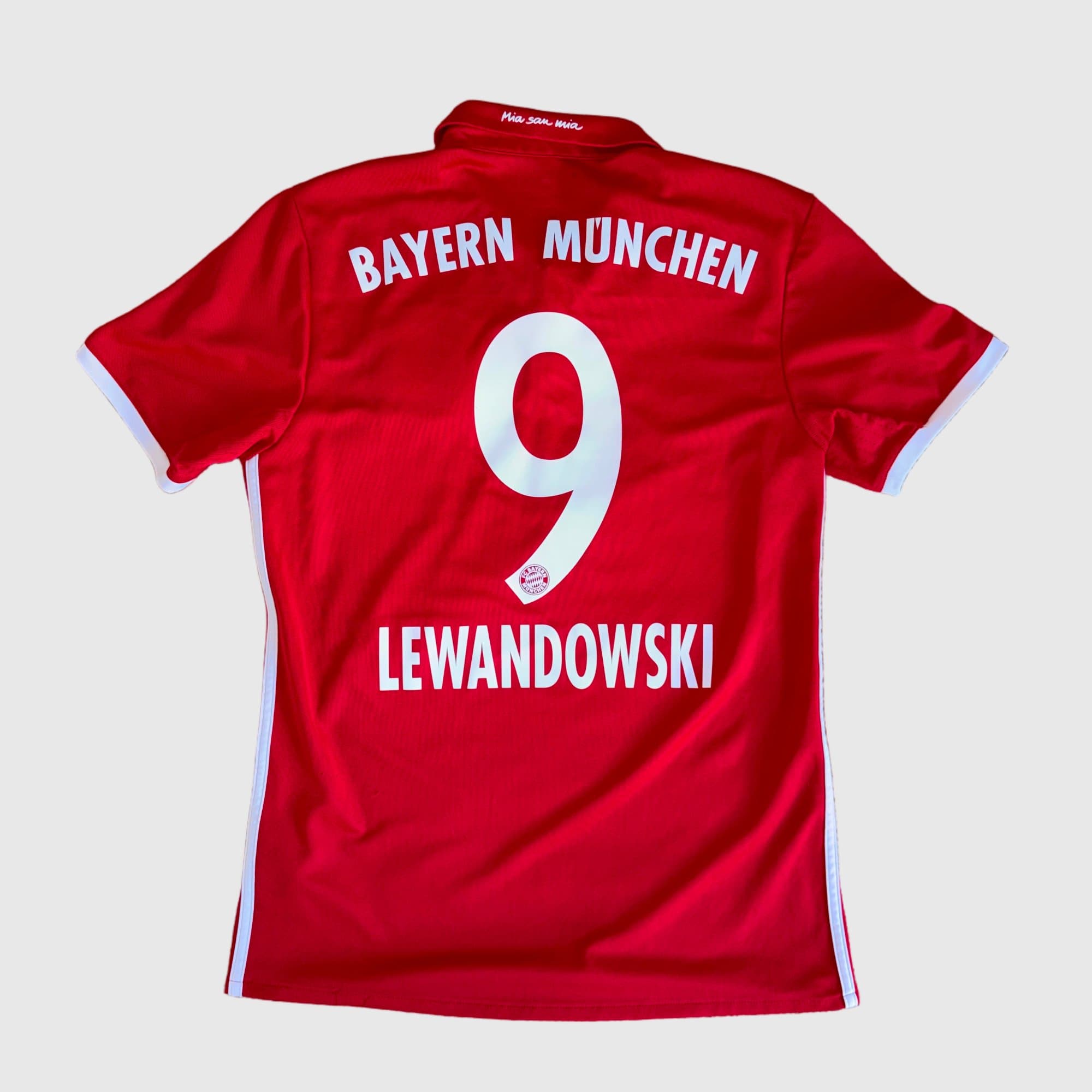 Bayern Munich 2016/17 Home - image 1